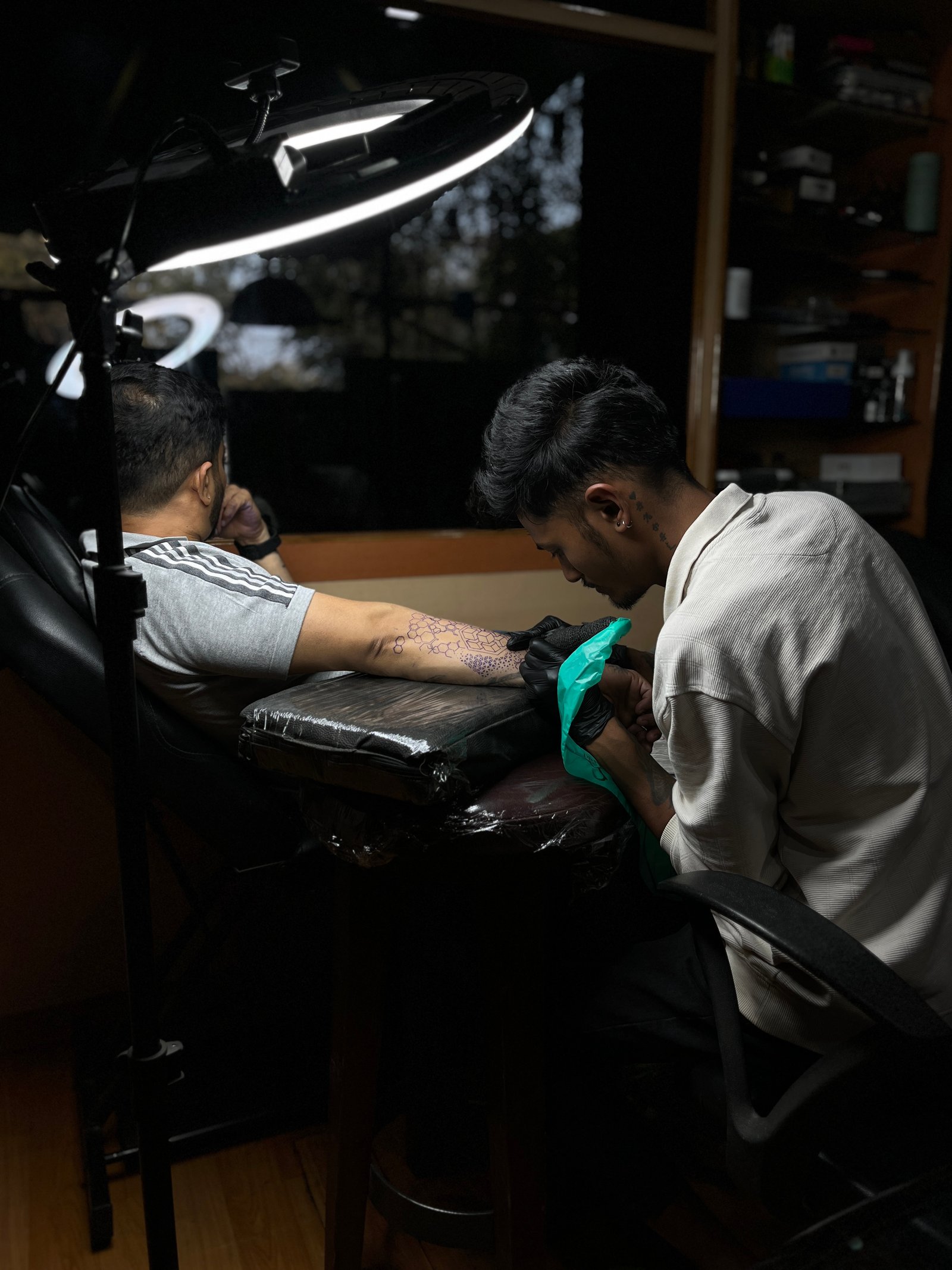 What Happens Inside Your Body During a Tattoo Session?